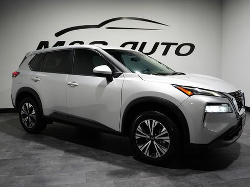 Used 2022 Nissan Rogue SV image 5