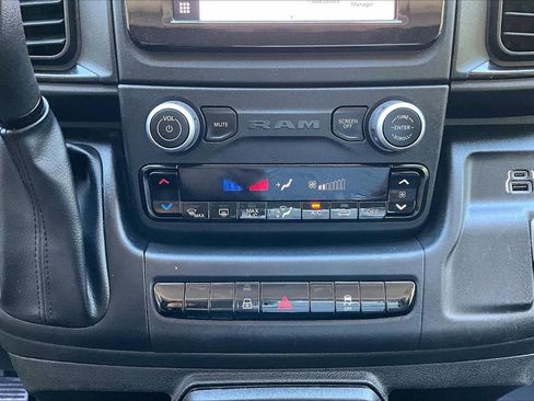 Used 2024 RAM ProMaster 2500 w/ Convenience Group FWD image 16