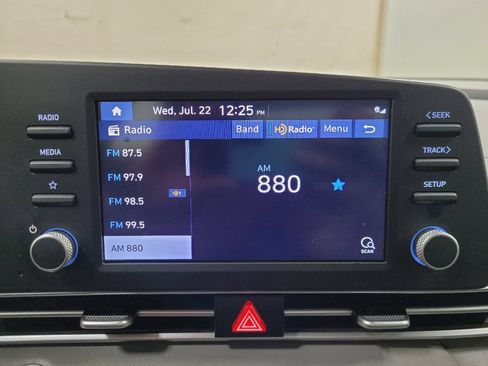 Used 2021 Hyundai Elantra SEL FWD image 25