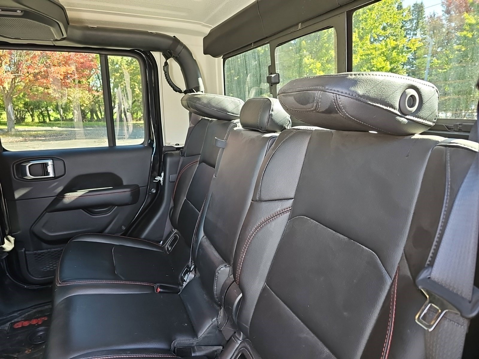 Used 2022 Jeep Gladiator Rubicon w/ Cold Weather Group AWD/4WD image 15