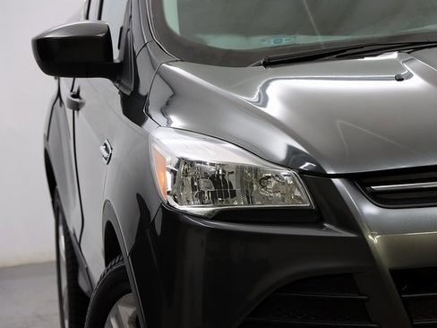 Used 2016 Ford Escape SE image 4