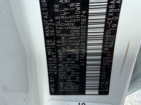 Used 2025 Toyota Camry LE image 34