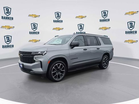 Used 2023 Chevrolet Suburban RST w/ Sport Performance Package AWD/4WD image 4