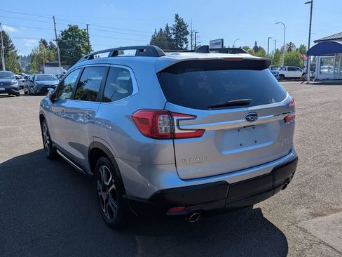 Used 2023 Subaru Ascent Touring AWD/4WD image 3