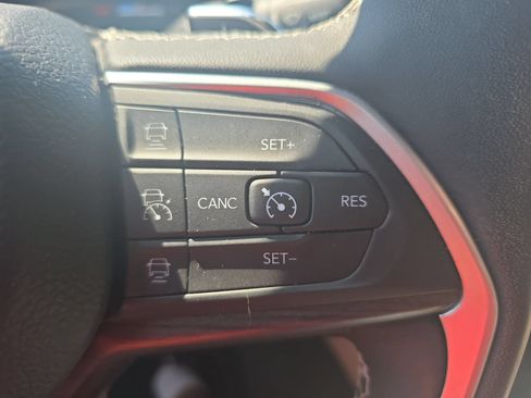 Used 2023 Jeep Grand Cherokee L Limited w/ Luxury Tech Group II AWD/4WD image 19