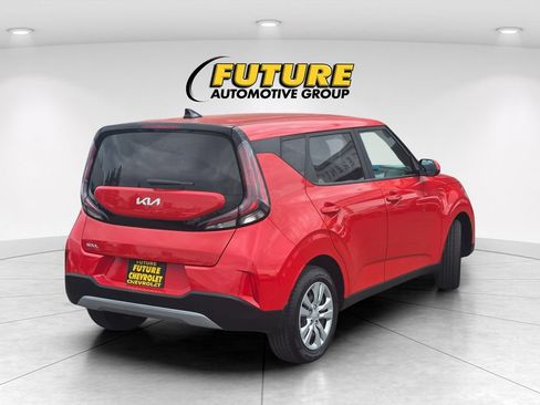 Used 2024 Kia Soul LX FWD image 4