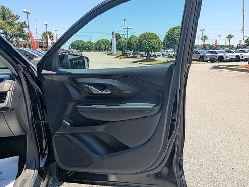 Used 2024 GMC Terrain SLE FWD image 31