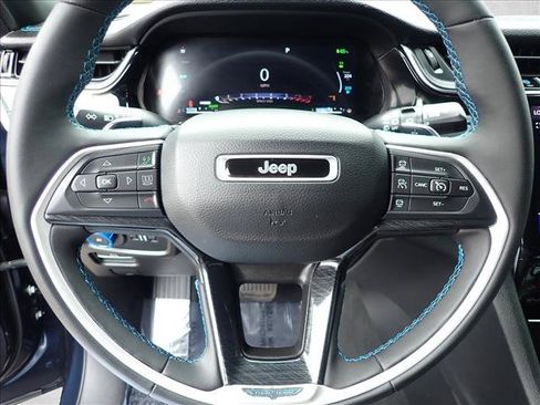 Used 2024 Jeep Grand Cherokee Trailhawk w/ Luxury Tech Group III AWD/4WD image 15