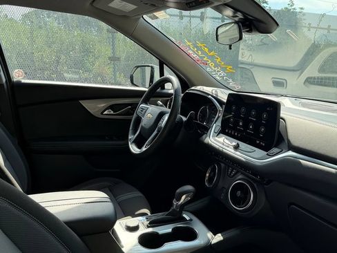 Used 2025 Chevrolet Blazer LT FWD image 19