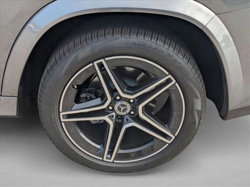 Used 2024 Mercedes-Benz GLS 450 4MATIC image 7