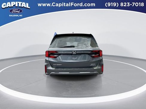 Used 2025 Honda Odyssey Touring image 7