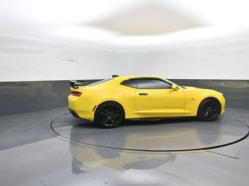 Used 2018 Chevrolet Camaro LT w/ RS Package RWD image 8