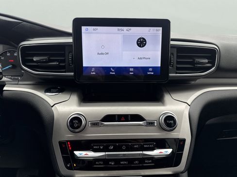 Used 2022 Ford Explorer XLT w/ Equipment Group 202A image 26