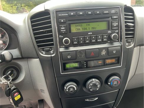 Used 2008 Kia Sorento 2WD image 18