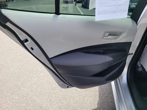 Used 2025 Toyota Corolla LE FWD image 10