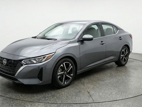 Used 2025 Nissan Sentra SV image 3