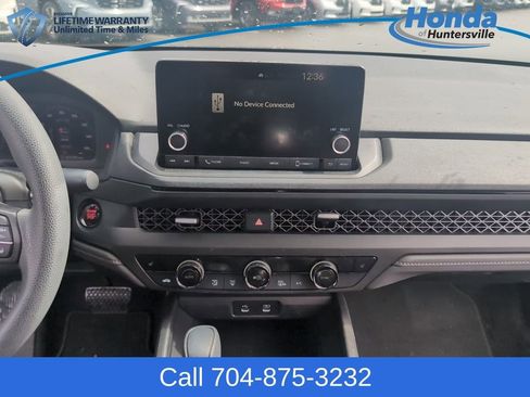 Used 2023 Honda Accord EX image 19