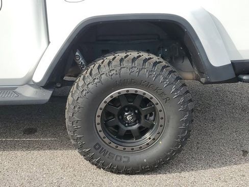 Used 2020 Jeep Gladiator Rubicon image 13