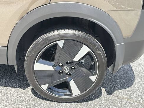 Used 2025 Nissan Kicks SR FWD image 14