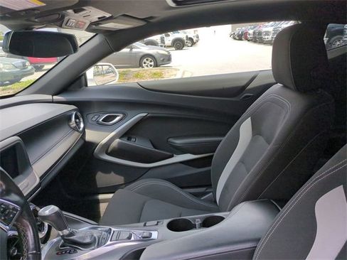 Used 2023 Chevrolet Camaro LT image 17
