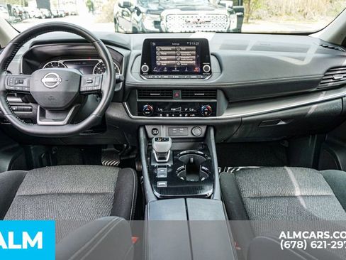 Used 2025 Nissan Rogue SV image 25