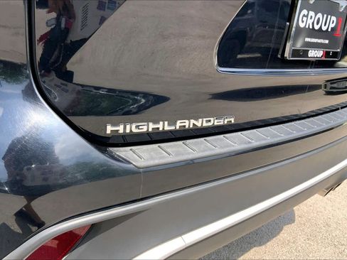 Used 2023 Toyota Highlander XSE image 31