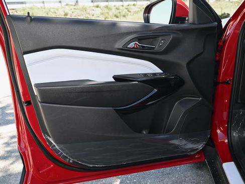 New 2026 Chevrolet Trax LT w/ LPO, Blackout Package FWD image 16