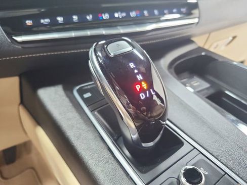 Used 2021 Cadillac Escalade Premium Luxury AWD/4WD image 29