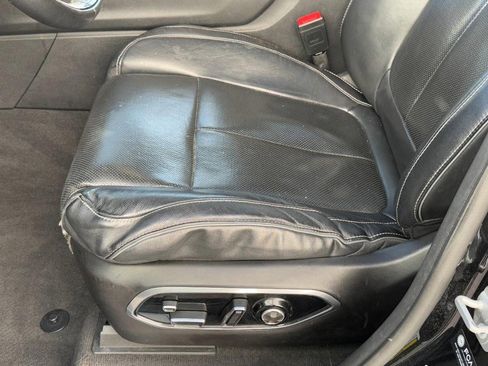 Used 2022 Jeep Grand Cherokee L Overland w/ Advanced Protech Group III image 30