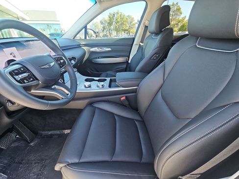 Certified 2026 Genesis GV70 2.5T Select AWD/4WD image 15