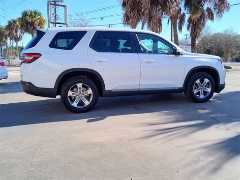 Certified 2025 Honda Pilot EX-L image 11