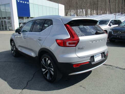 Certified 2025 Volvo XC40 B5 Ultra image 7