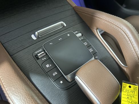 Used 2024 Mercedes-Benz GLE 350 4MATIC image 19