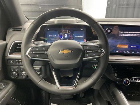 New 2026 Chevrolet Suburban Premier w/ Sun And Tow Package AWD/4WD image 21