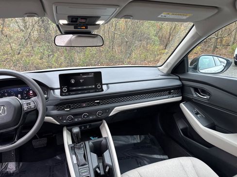 Used 2025 Honda Accord SE image 37