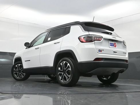 Used 2022 Jeep Compass Limited AWD/4WD image 29