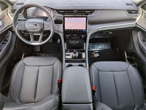 New 2025 Jeep Grand Cherokee Limited w/ Black Appearance Package image 27