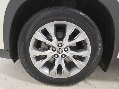 Used 2024 Toyota Grand Highlander AWD image 36