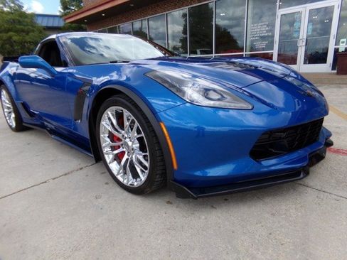 Used 2016 Chevrolet Corvette Z06 w/ 3LZ Preferred Equipment Group RWD image 3