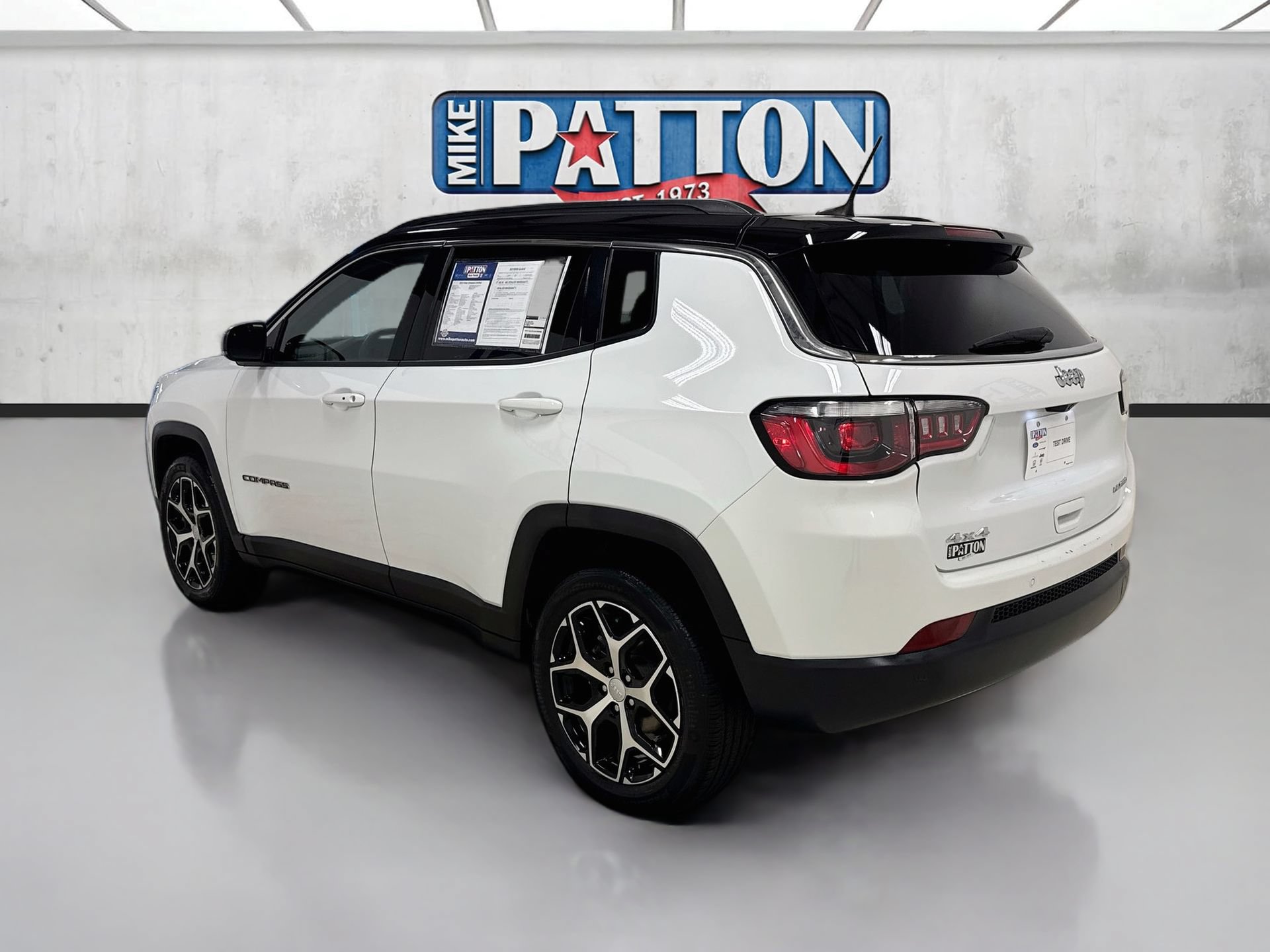 Used 2024 Jeep Compass Limited AWD/4WD image 5