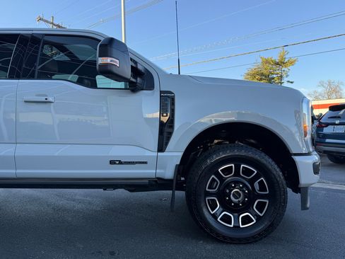 Used 2025 Ford F250 Platinum image 14