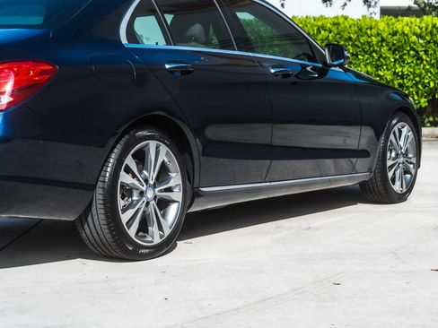 Used 2017 Mercedes-Benz C 300 Sedan image 6