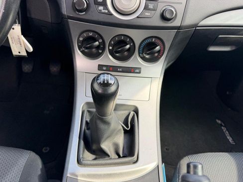 Used 2011 MAZDA MAZDA3 i Sport FWD image 13