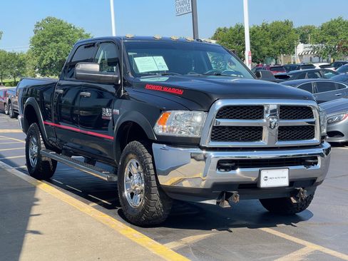Used 2018 RAM 2500 Tradesman w/ Chrome Appearance Group AWD/4WD image 2