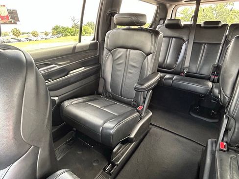 Used 2024 Jeep Wagoneer Series III AWD/4WD image 12