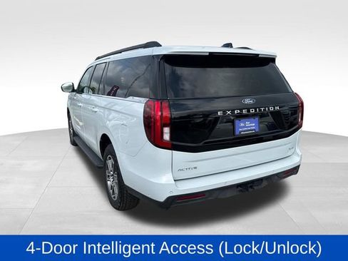 Used 2025 Ford Expedition Max Active AWD/4WD image 8