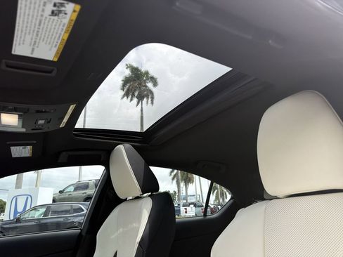 Used 2022 Lexus IS 350 F Sport RWD image 26