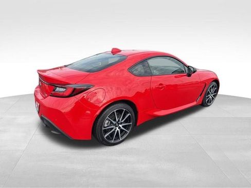 Used 2022 Toyota GR86 w/ ALL Weather Mat Package (TMS) RWD image 4