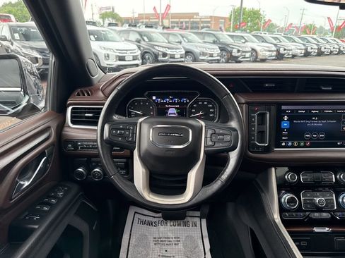 Used 2021 GMC Yukon Denali w/ Denali Premium Package RWD image 47