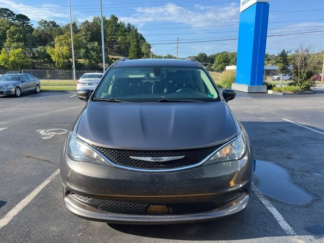 Used 2021 Chrysler Voyager Lxi FWD image 8